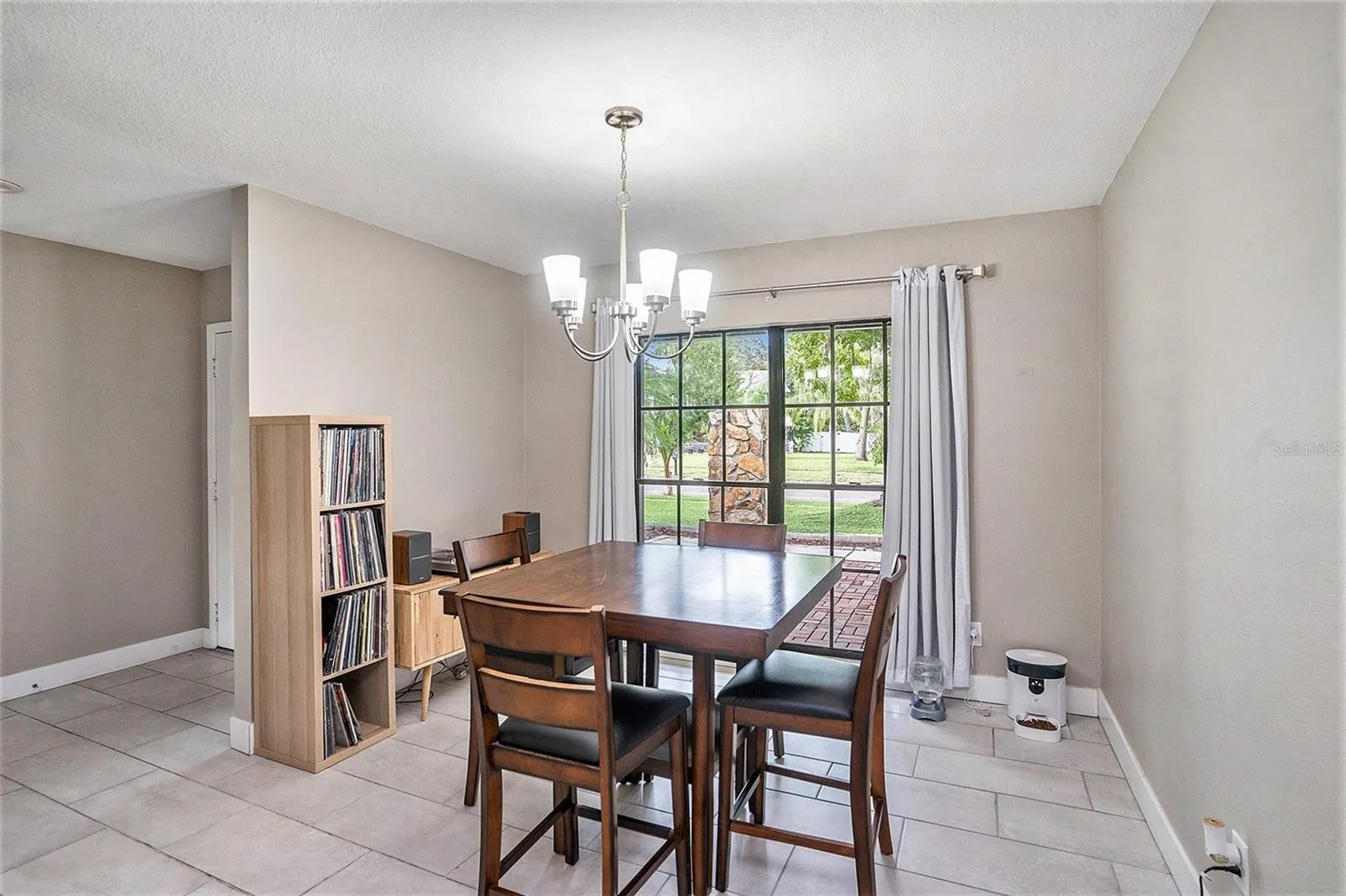 113 BLOOMINGFIELD DR