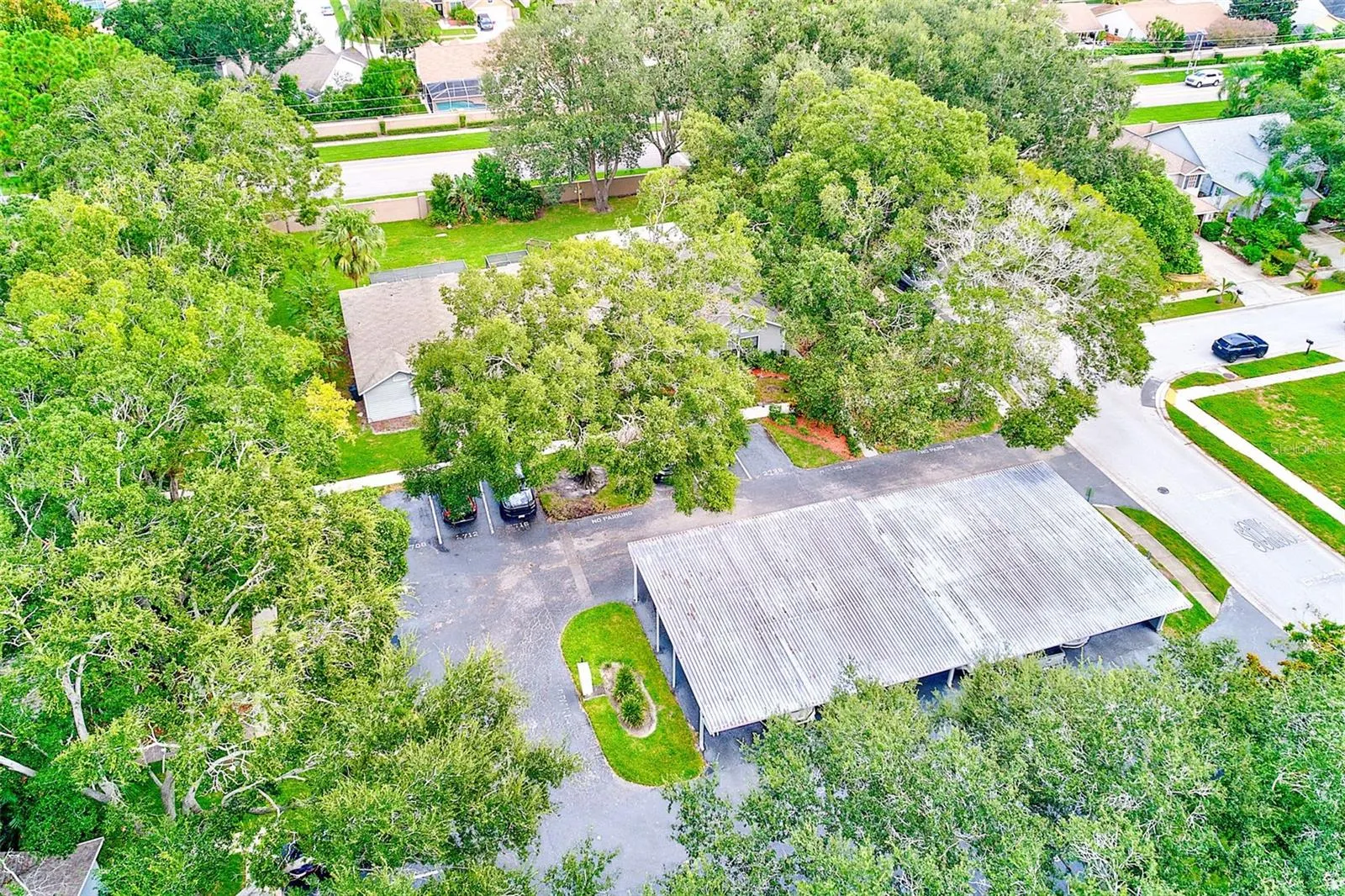 2728 BENTLEY DR