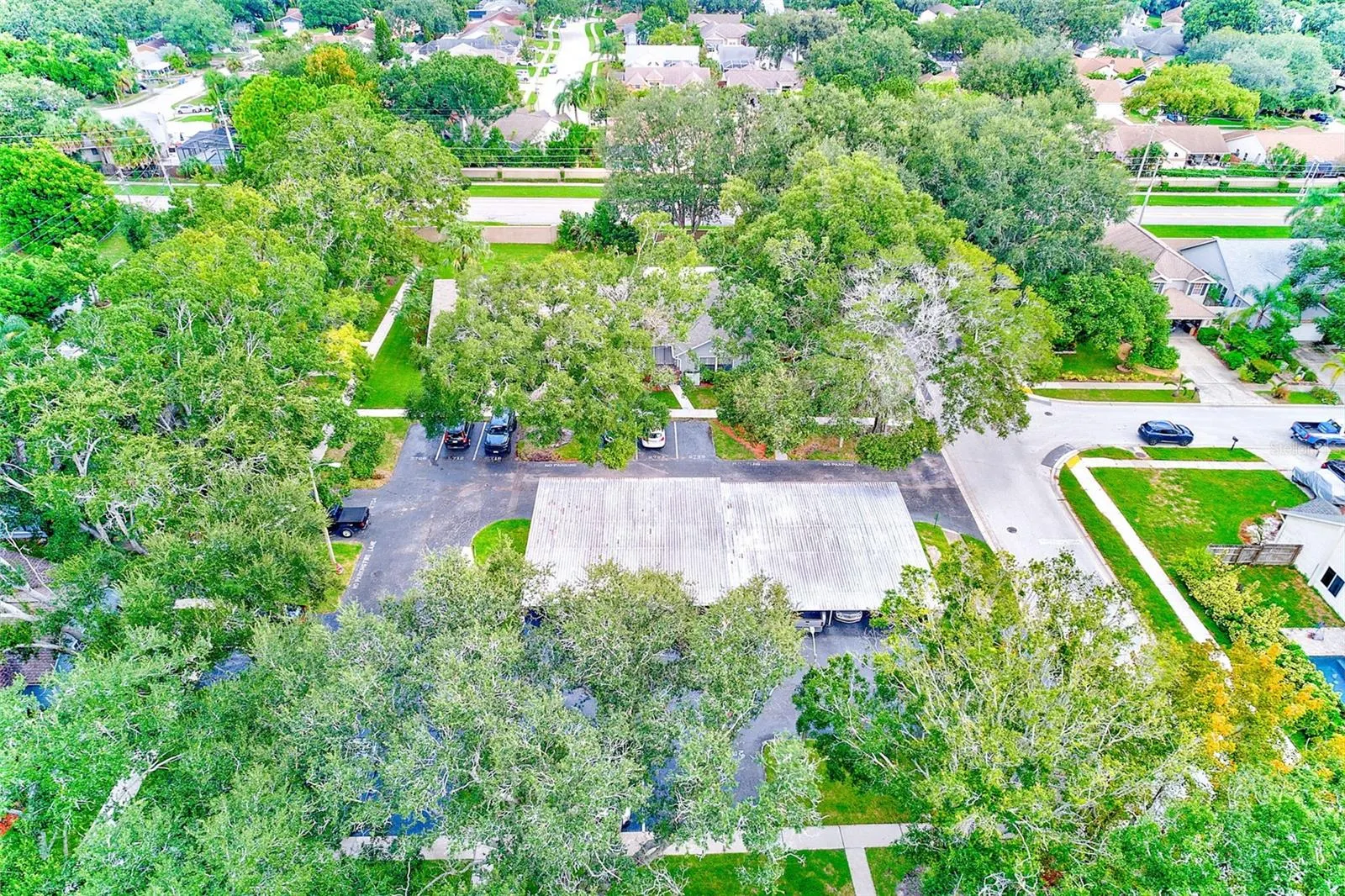 2728 BENTLEY DR