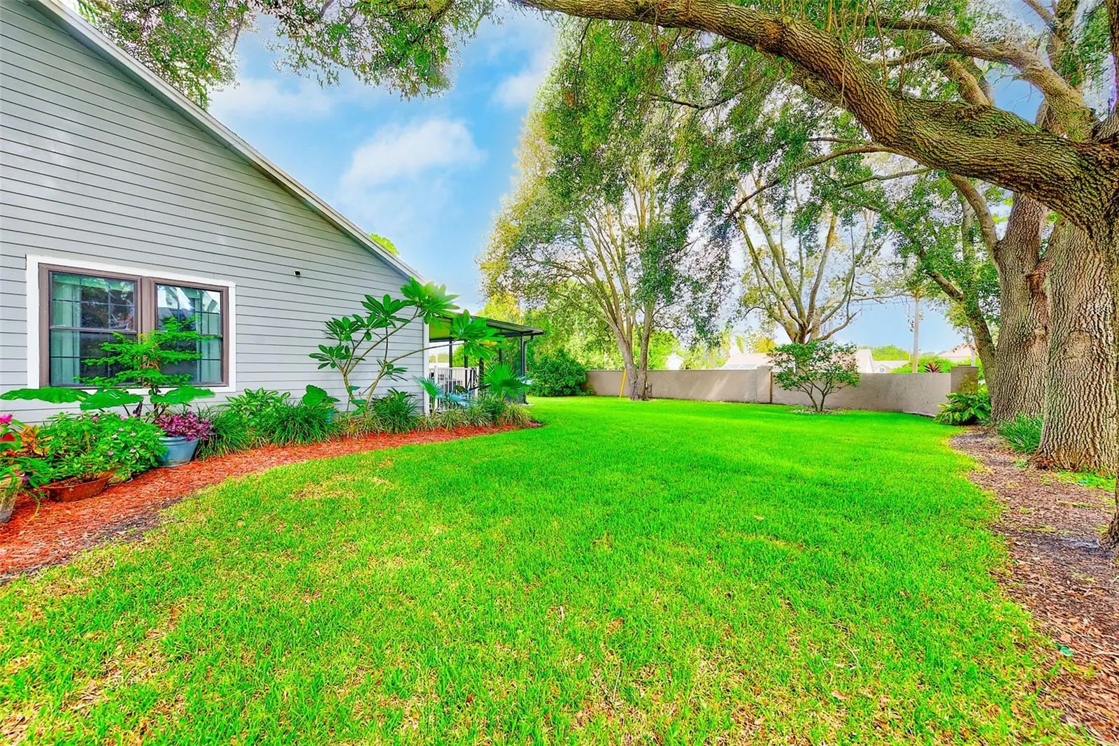 2728 BENTLEY DR