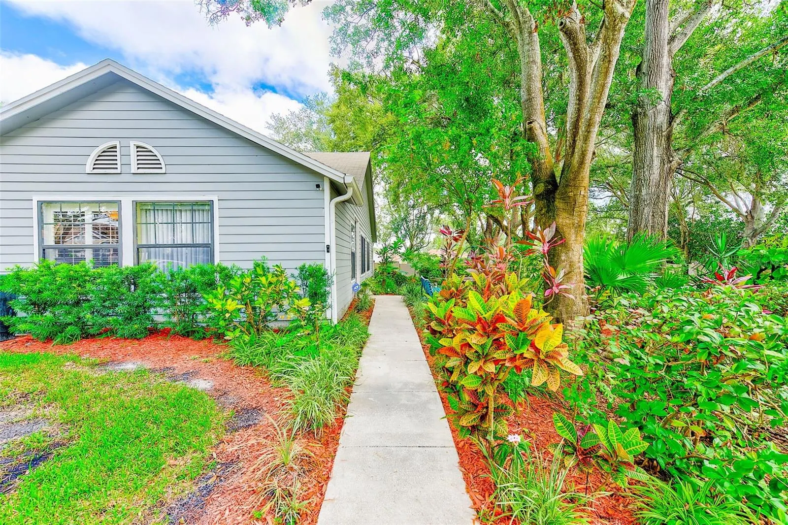 2728 BENTLEY DR