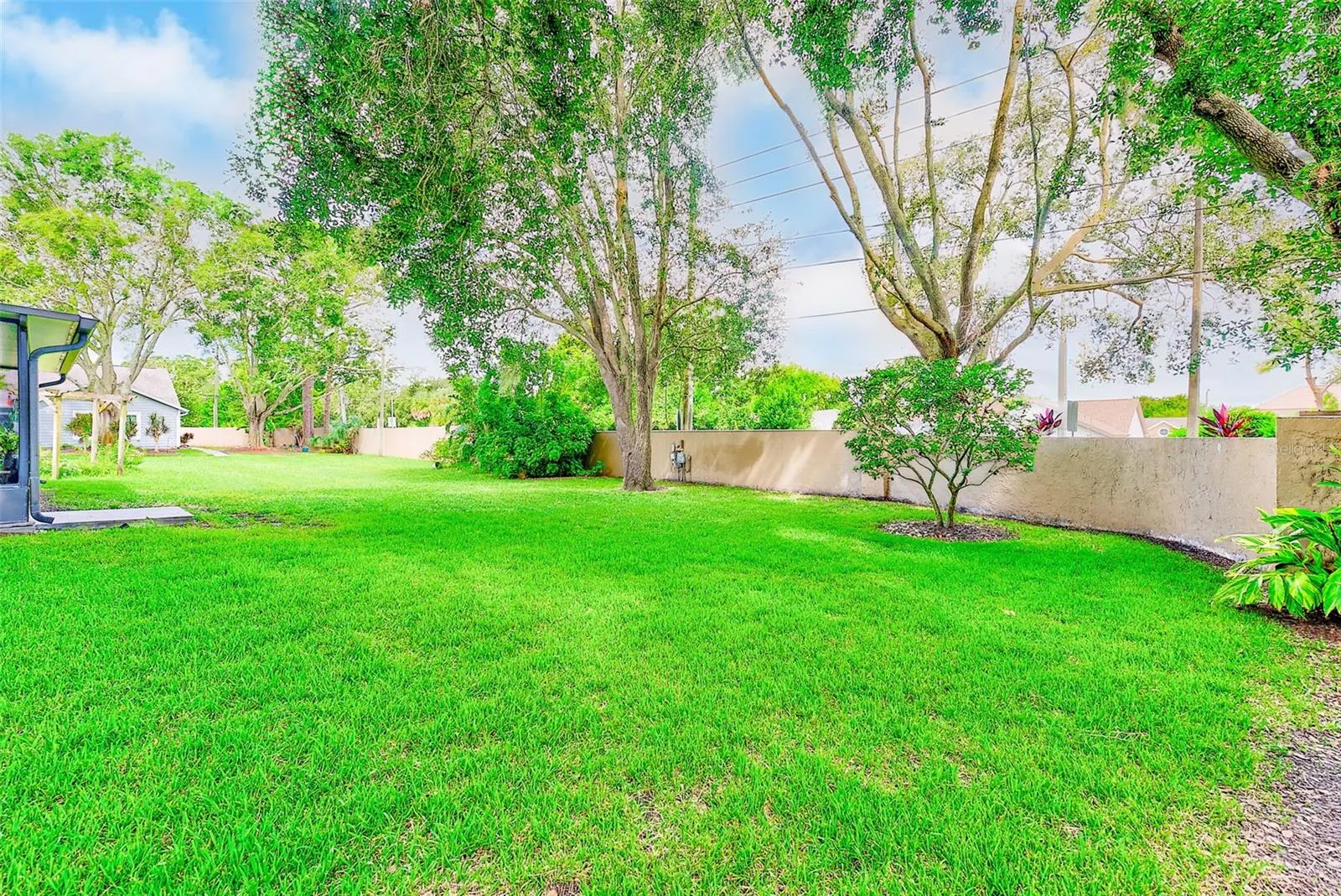 2728 BENTLEY DR