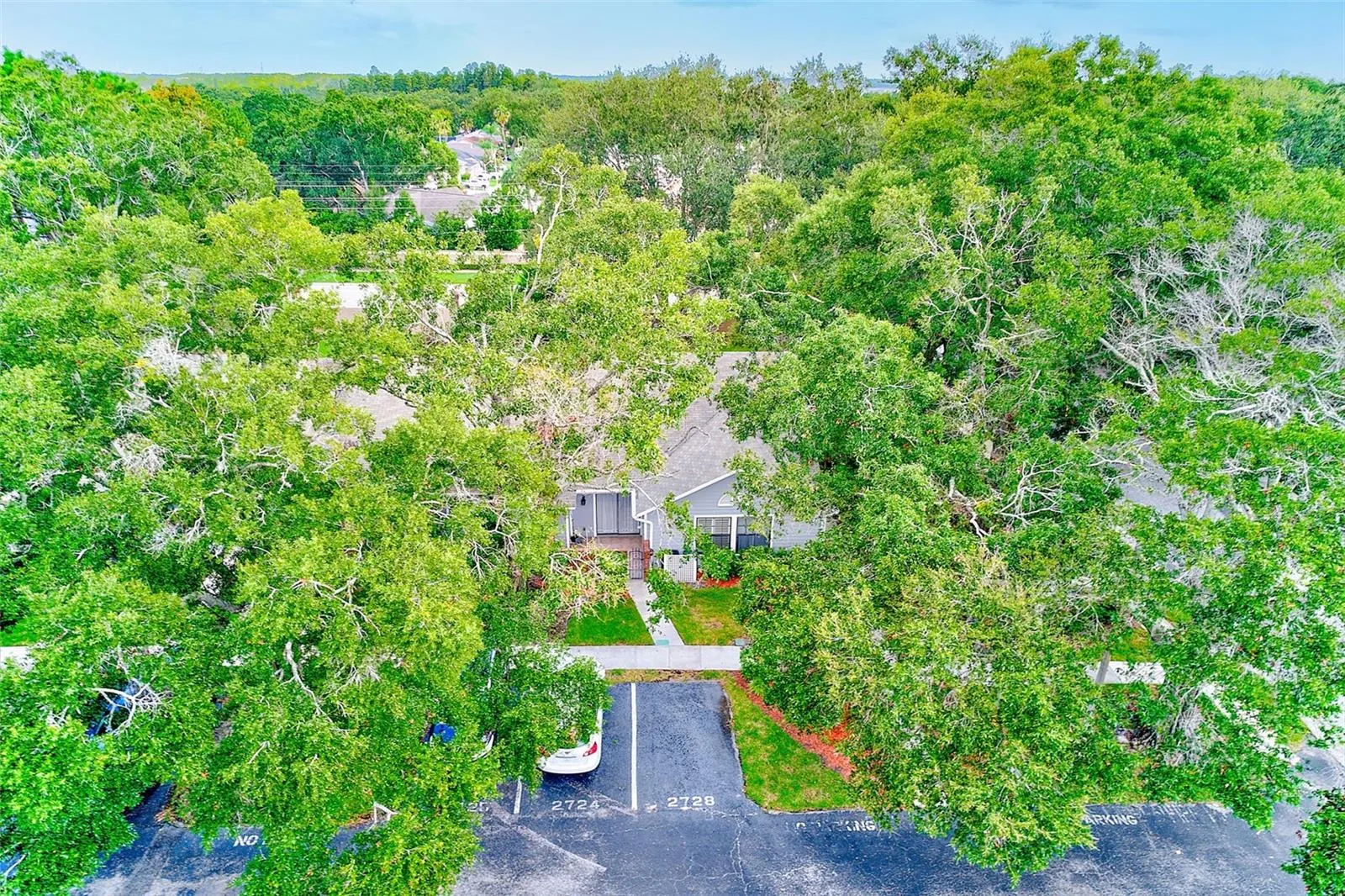 2728 BENTLEY DR