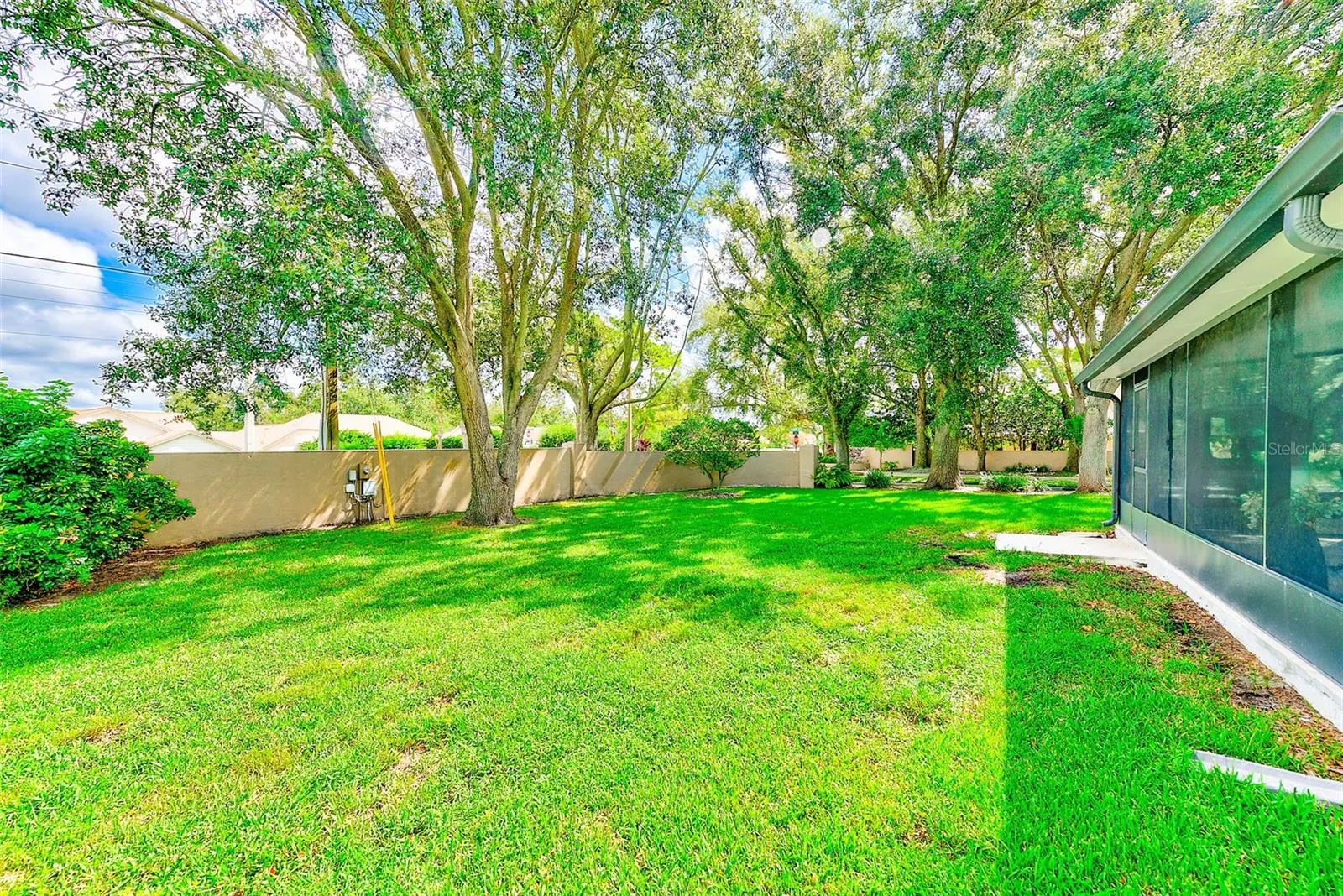 2728 BENTLEY DR