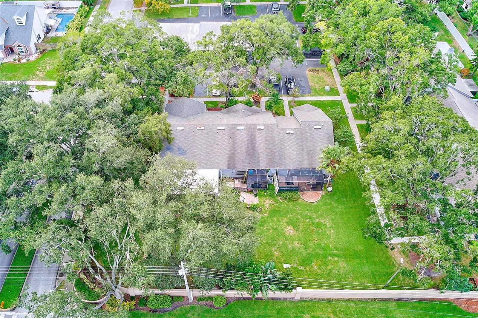 2728 BENTLEY DR