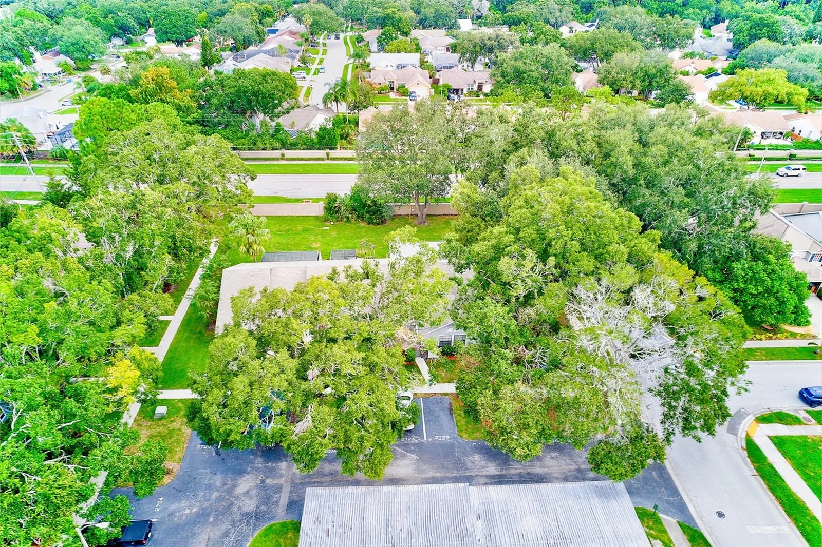 2728 BENTLEY DR
