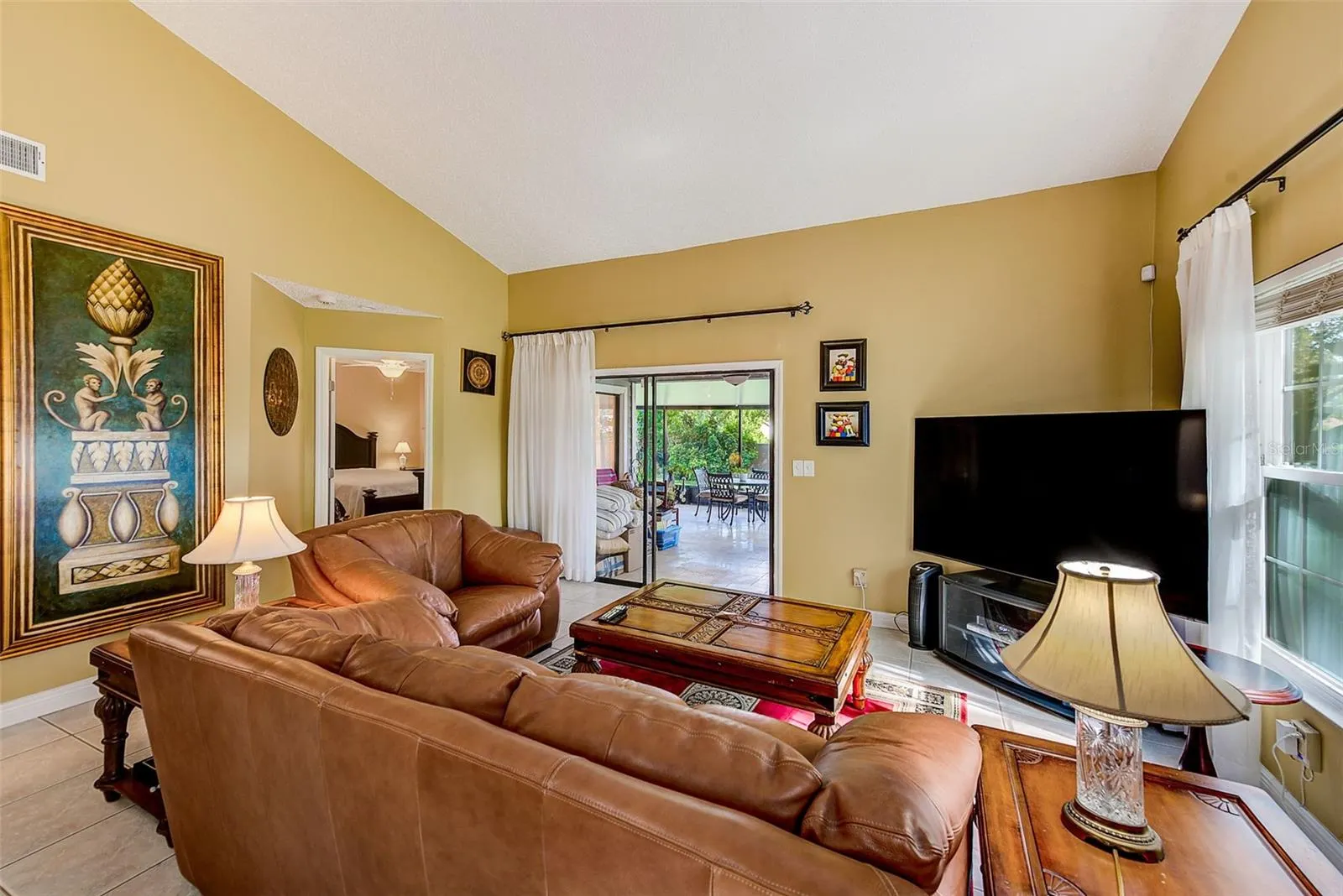 2728 BENTLEY DR