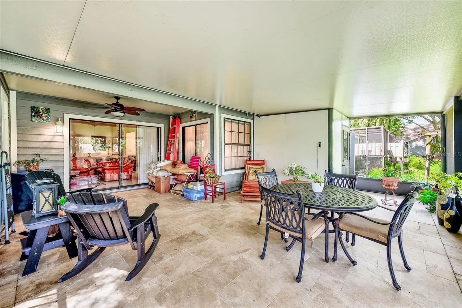 2728 BENTLEY DR