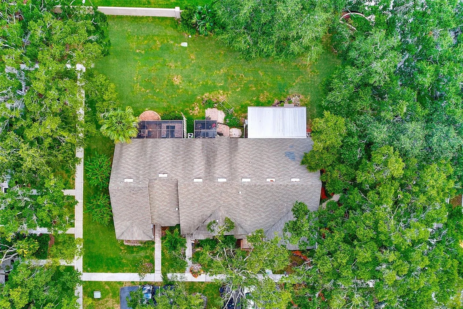 2728 BENTLEY DR