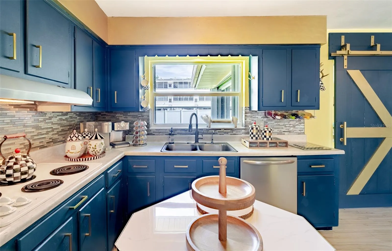 828 3RD AVE SW
