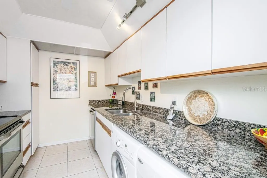 3211 W SWANN AVE #502, #502