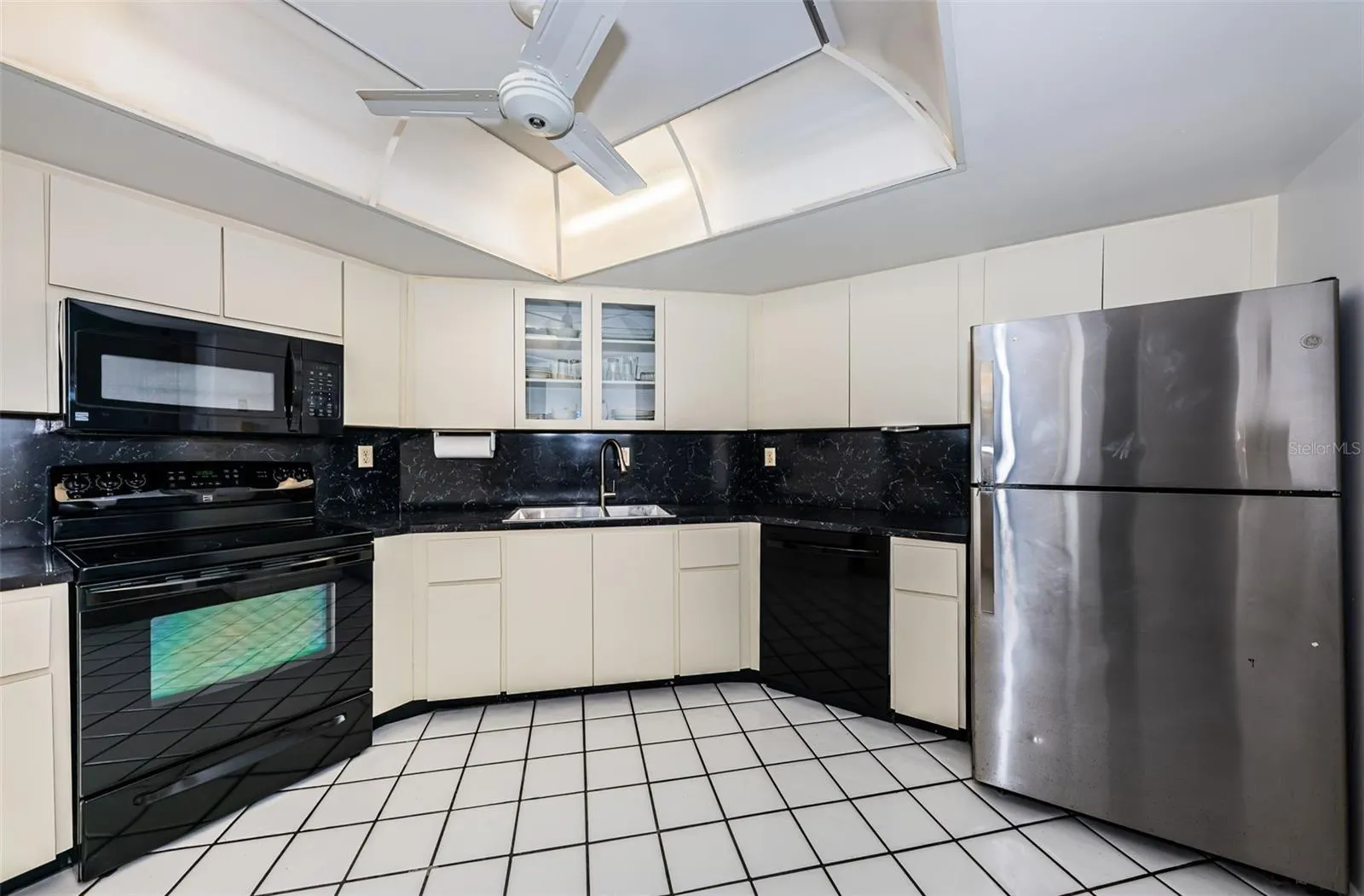 6051 SUN BLVD #605, #605