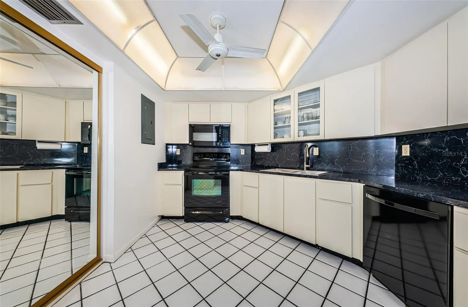 6051 SUN BLVD #605, #605
