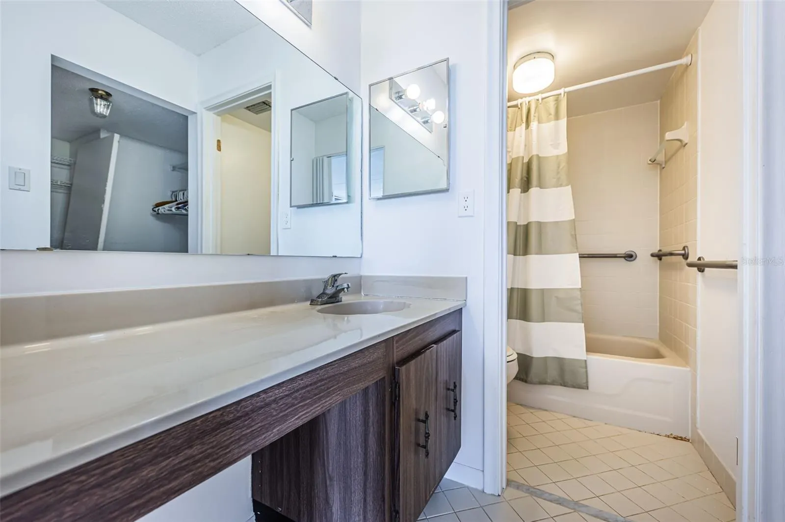6051 SUN BLVD #605, #605