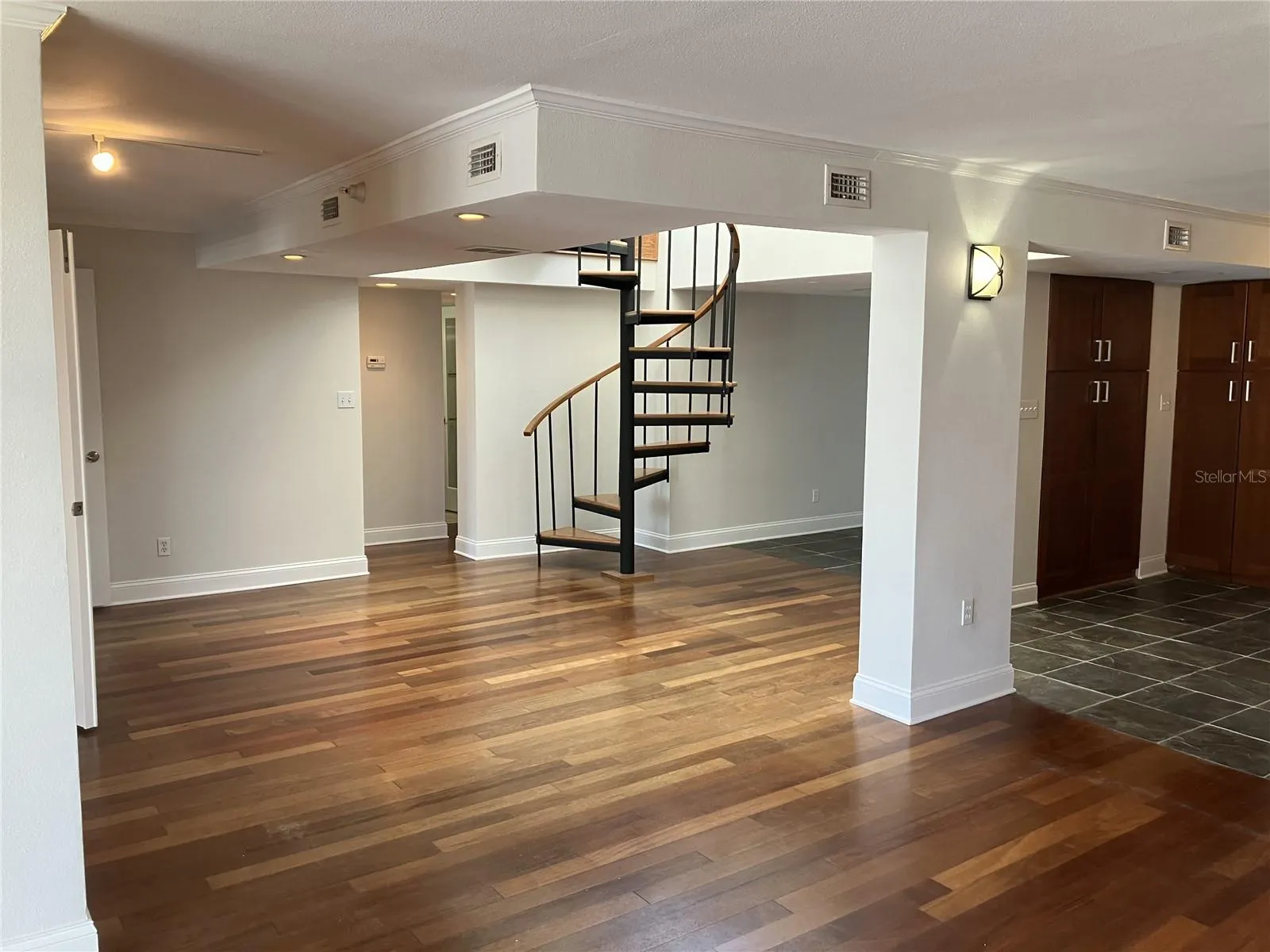201 W LAUREL ST #PH4, #PH4