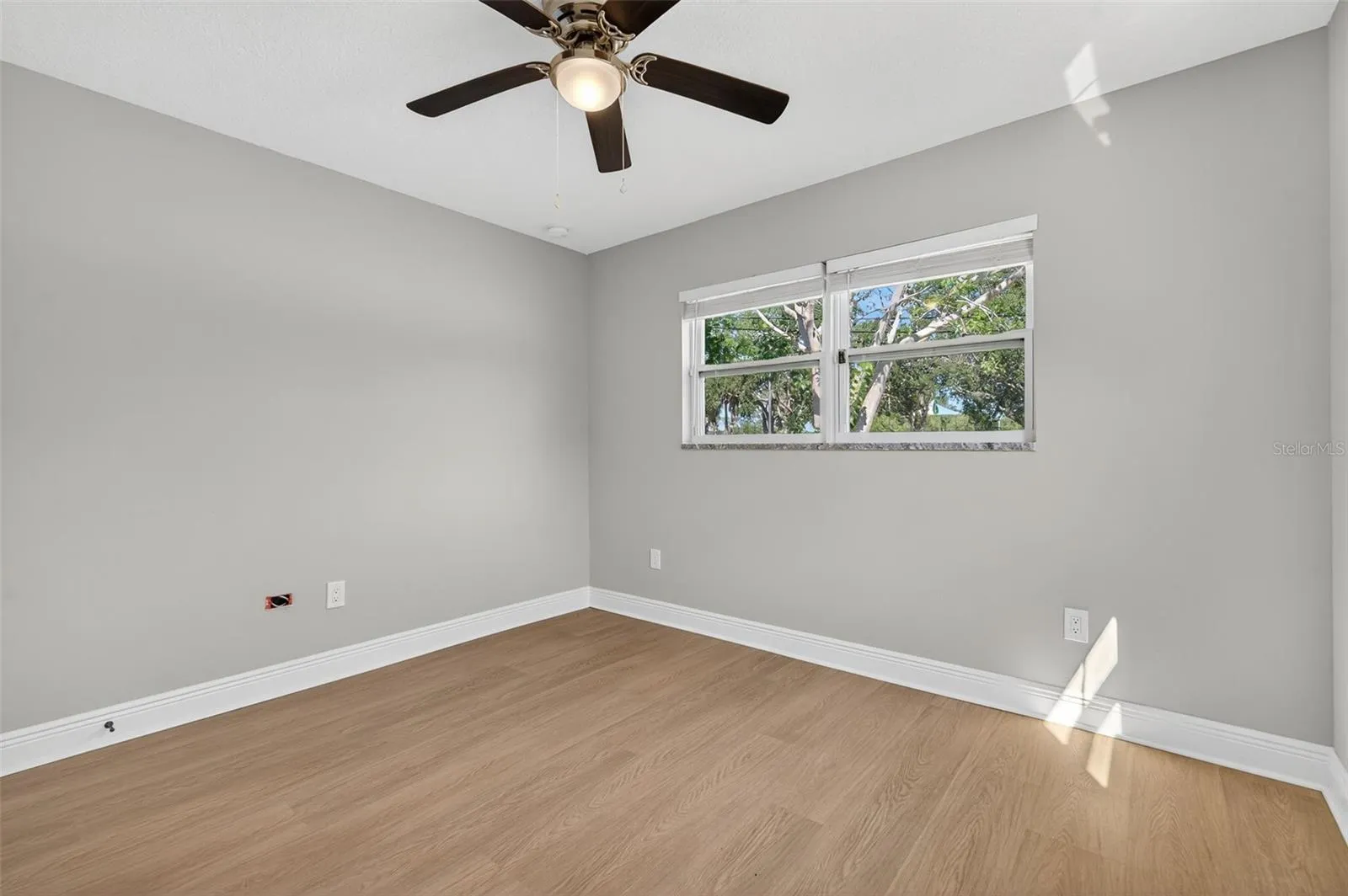 8110 MACOMA DR NE