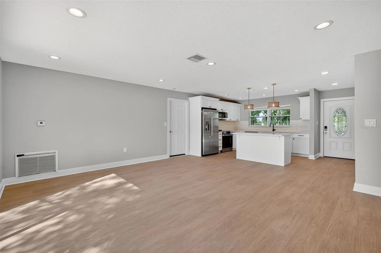 8110 MACOMA DR NE