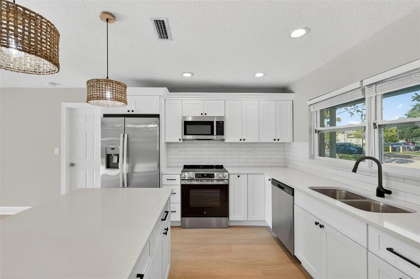 8110 MACOMA DR NE
