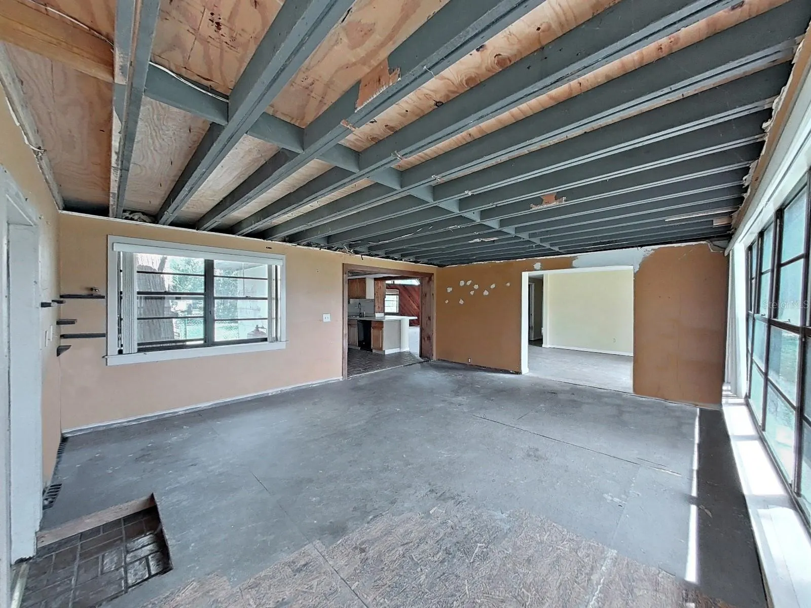 407 2ND AVE SE