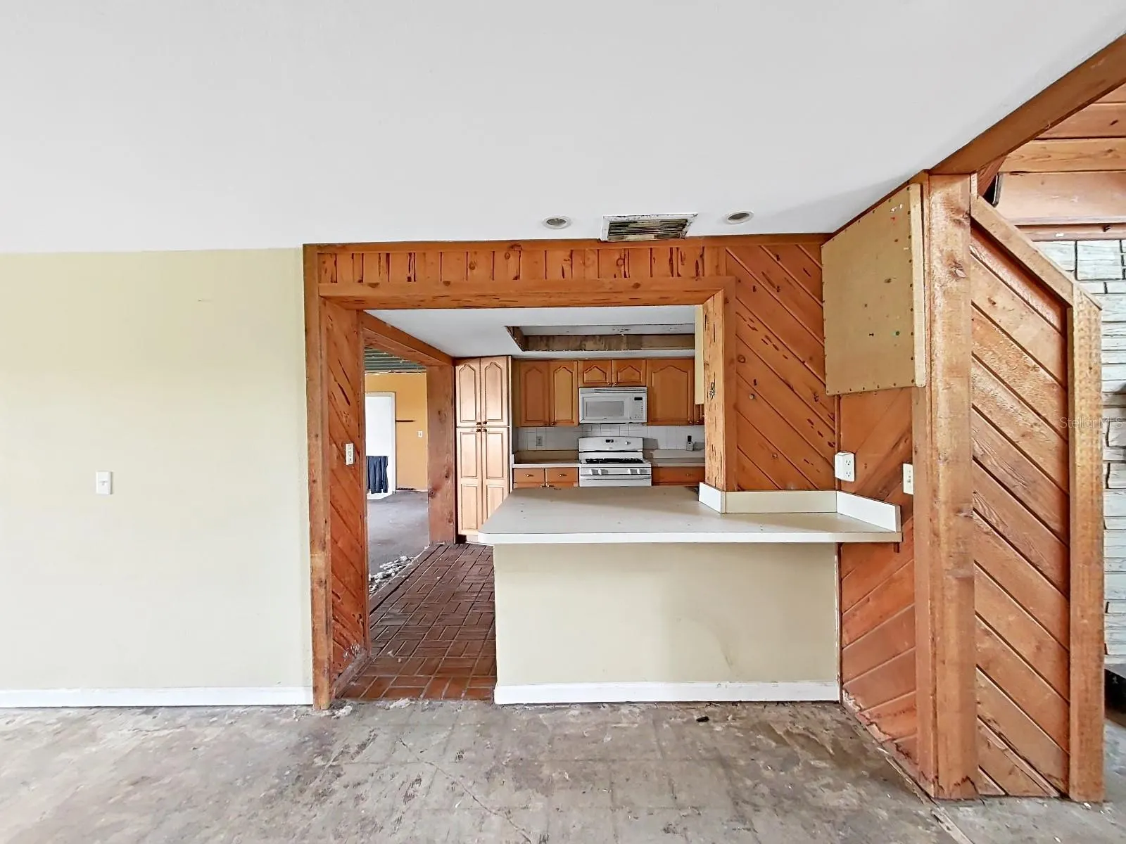 407 2ND AVE SE