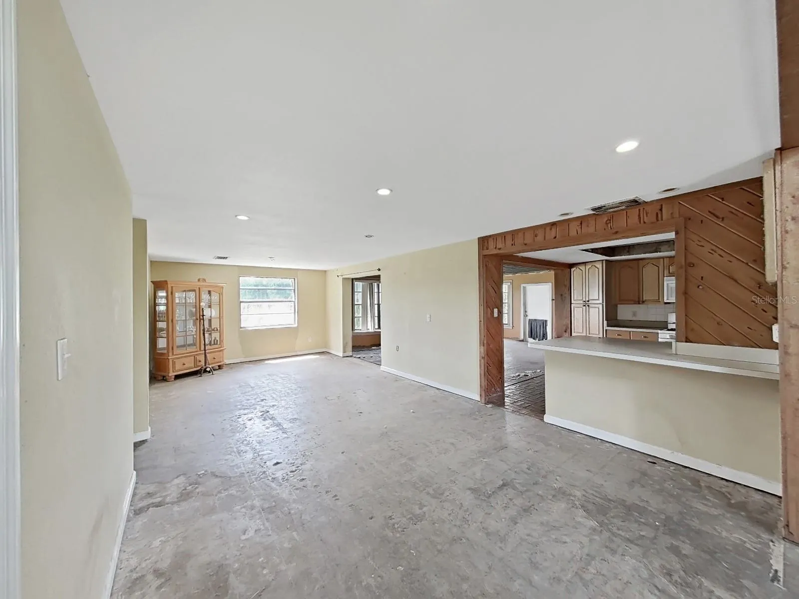 407 2ND AVE SE
