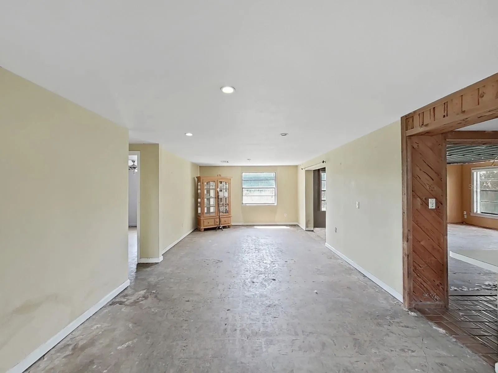 407 2ND AVE SE