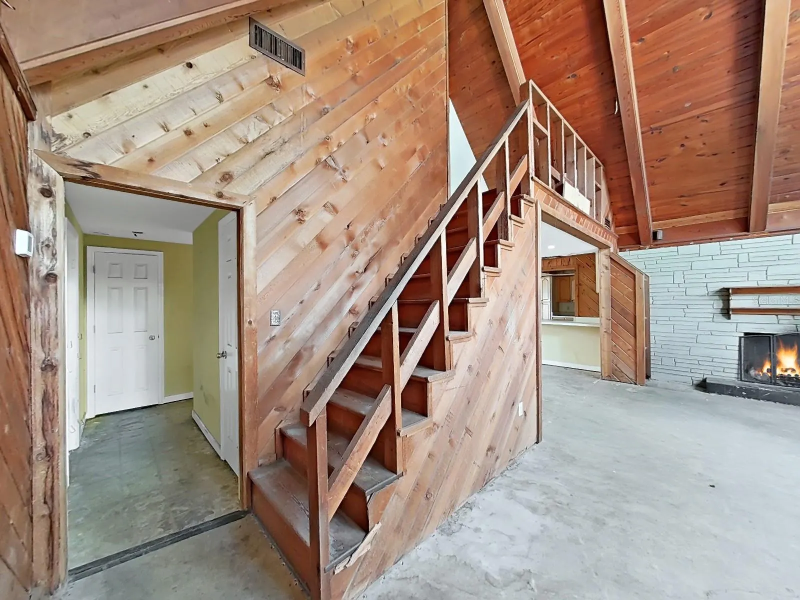 407 2ND AVE SE