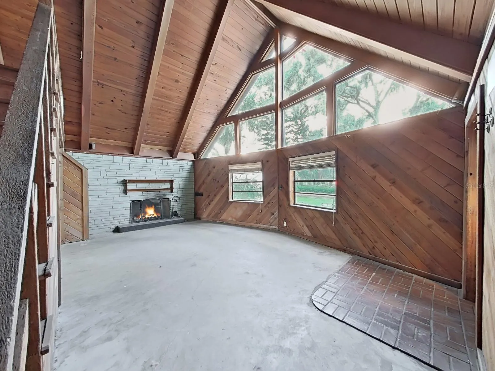 407 2ND AVE SE