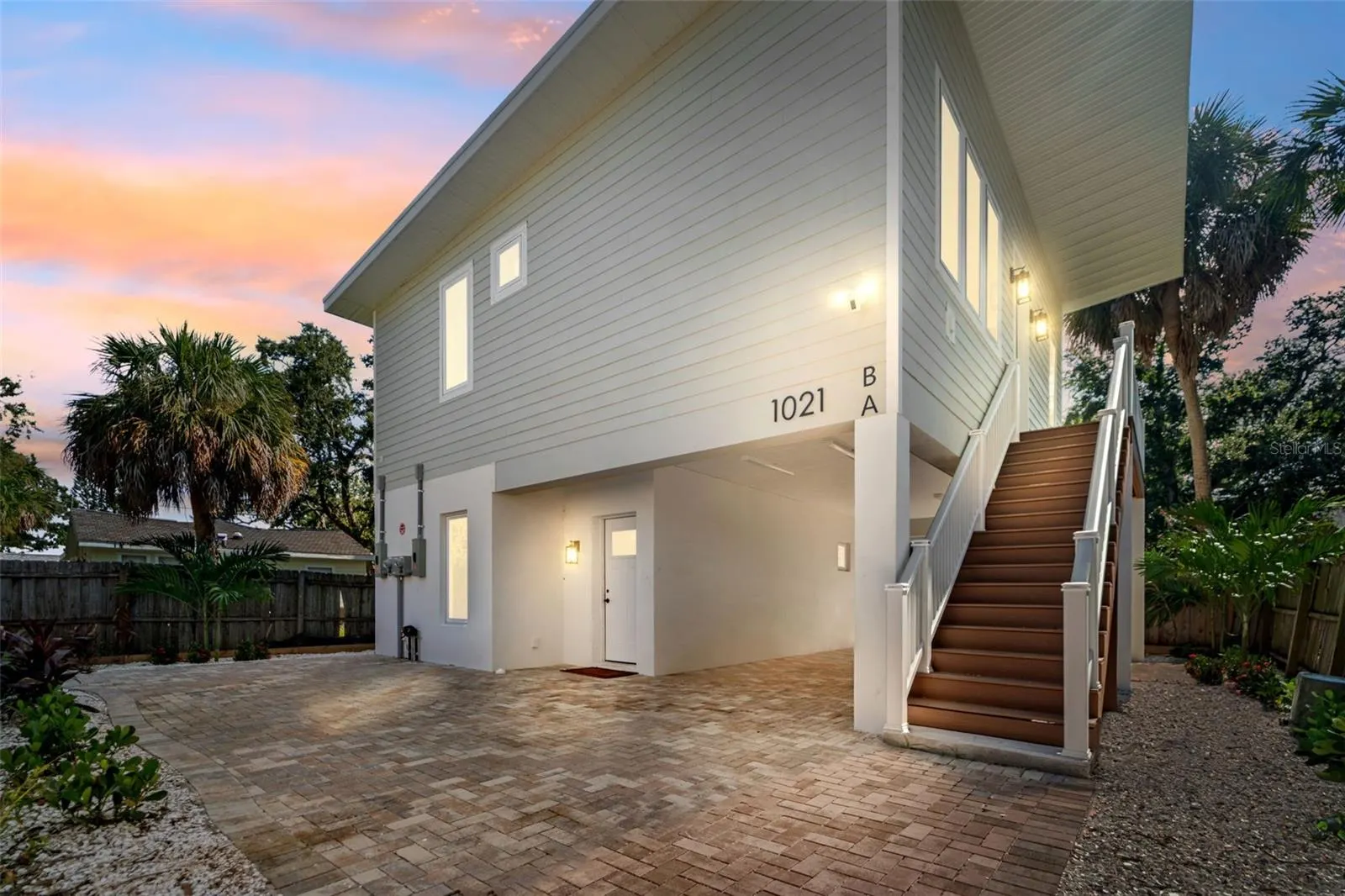 1021 DOUGLAS AVE #2, #2