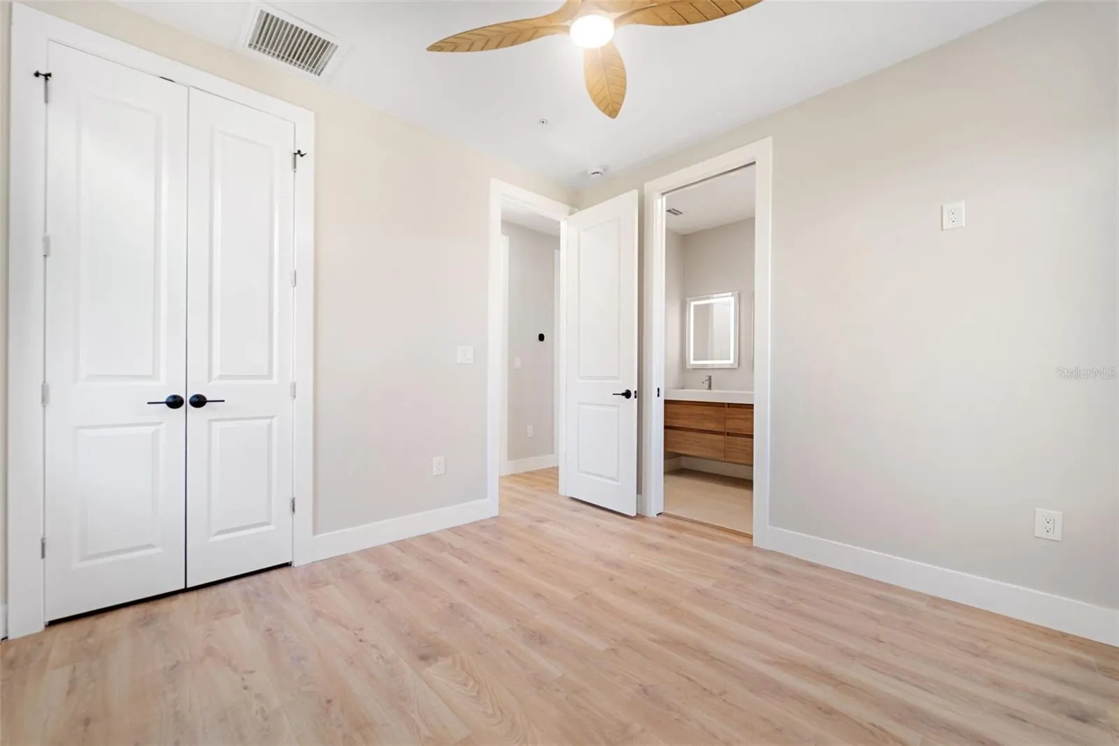 1021 DOUGLAS AVE #2, #2
