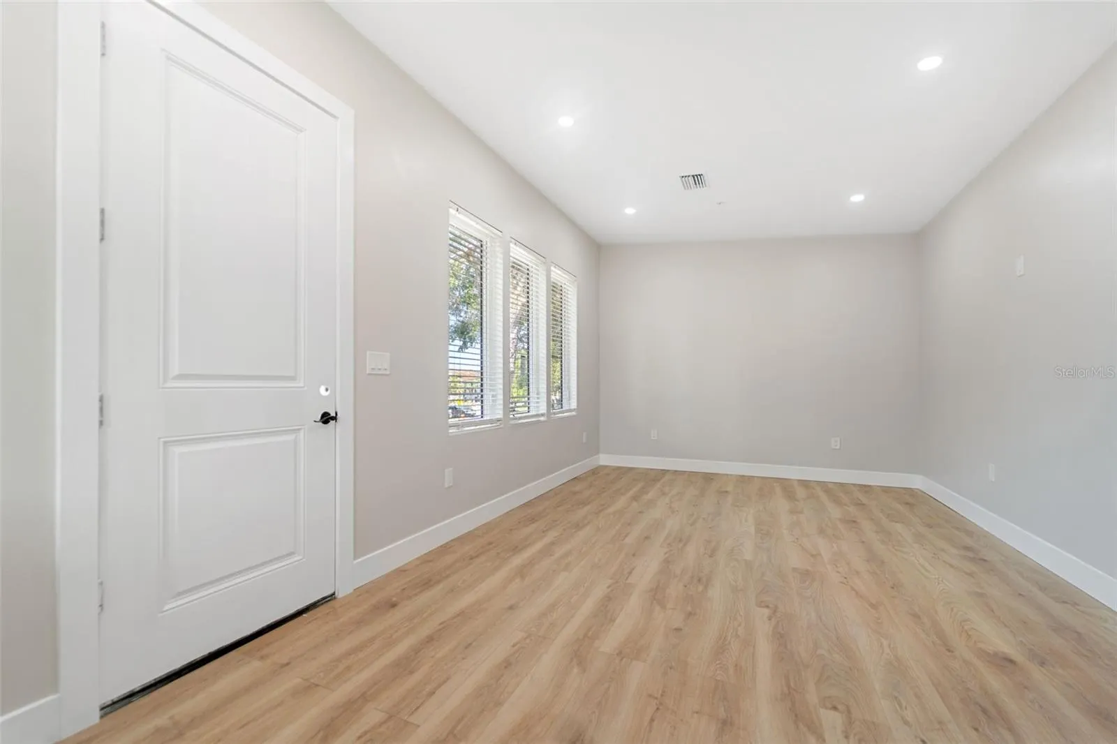 1021 DOUGLAS AVE #2, #2