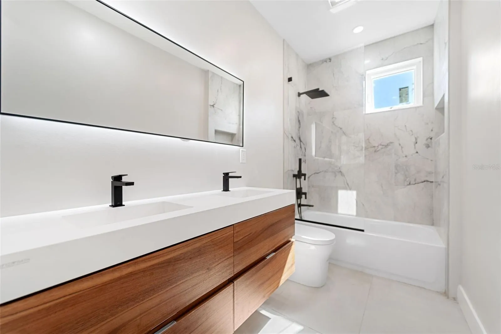 1021 DOUGLAS AVE #2, #2