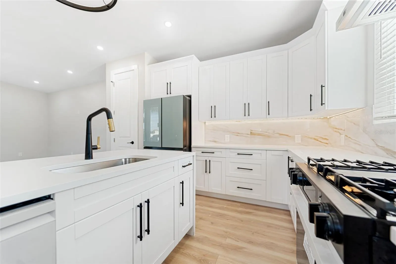 1021 DOUGLAS AVE #2, #2