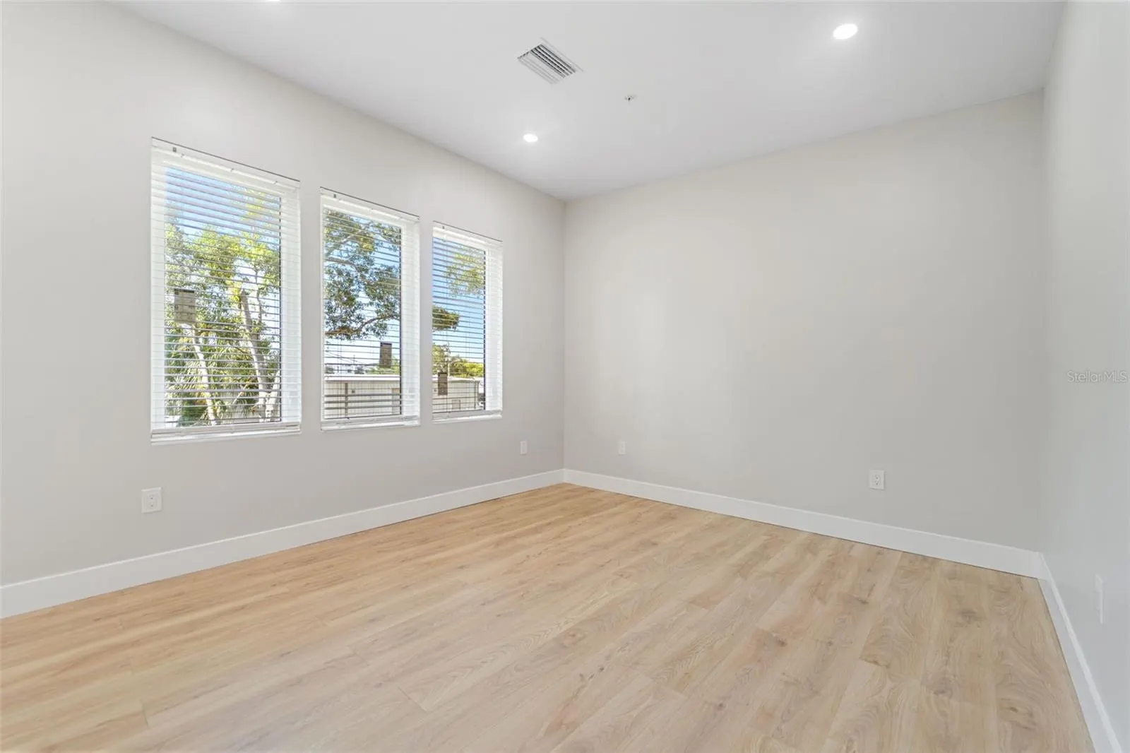 1021 DOUGLAS AVE #2, #2