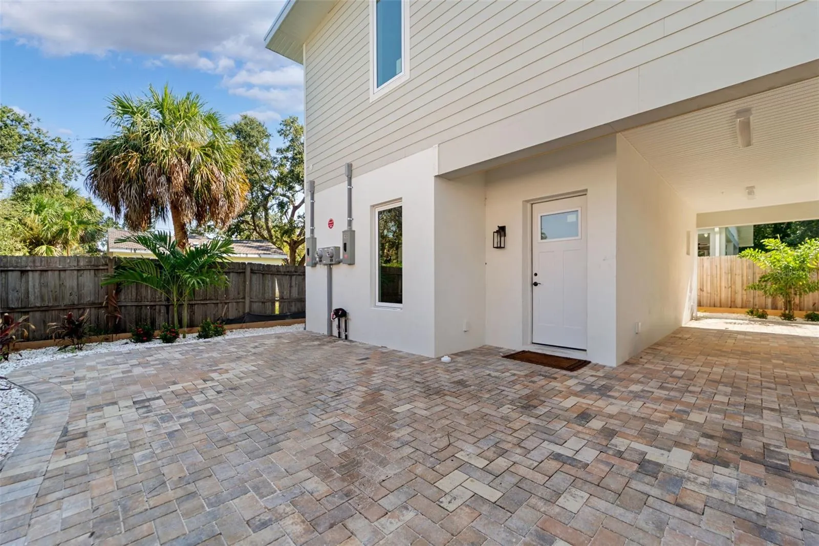 1021 DOUGLAS AVE #2, #2