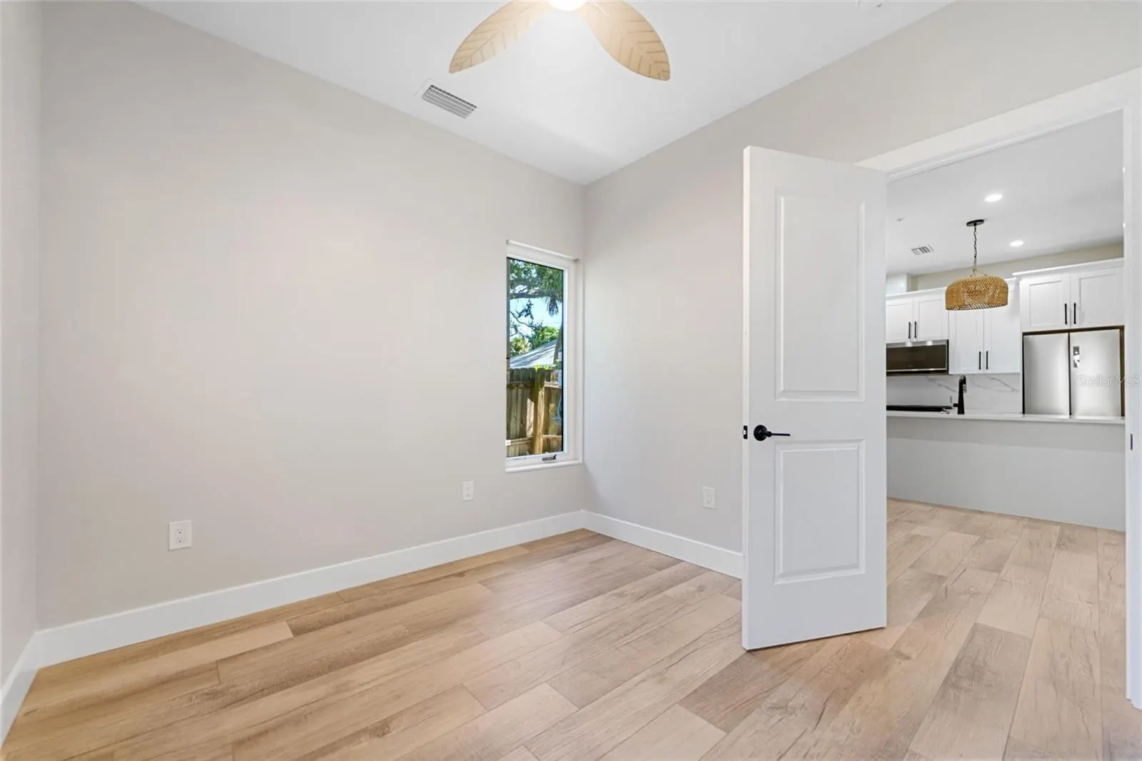 1021 DOUGLAS AVE #2, #2