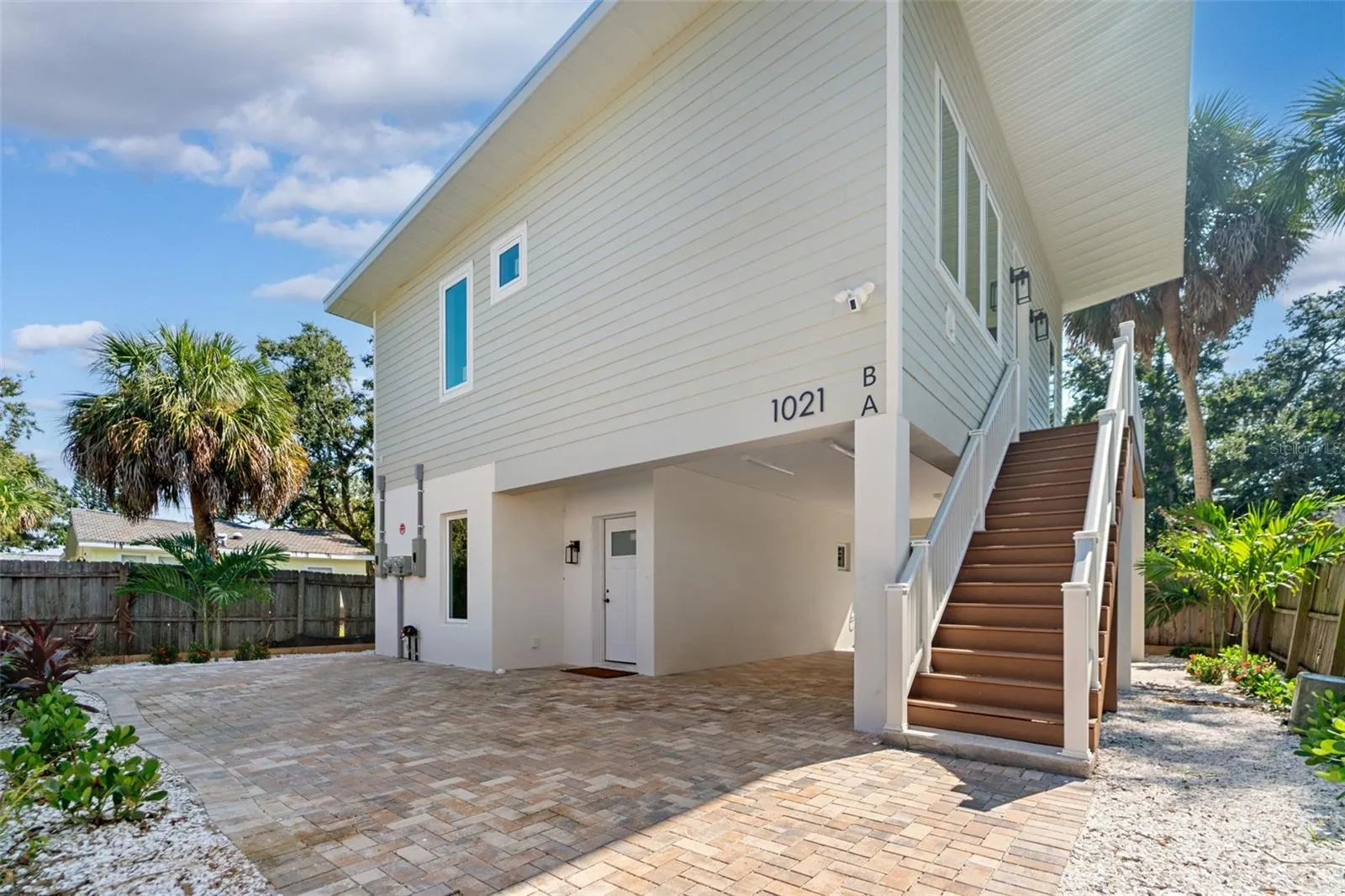 1021 DOUGLAS AVE #2, #2