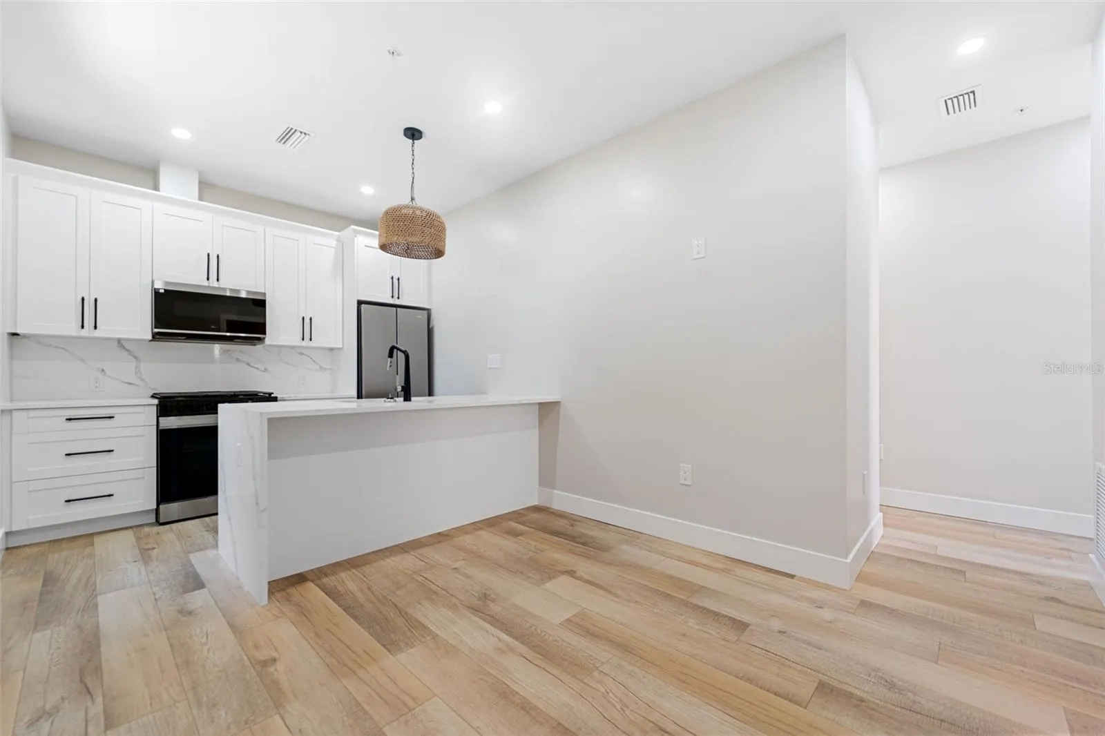 1021 DOUGLAS AVE #2, #2