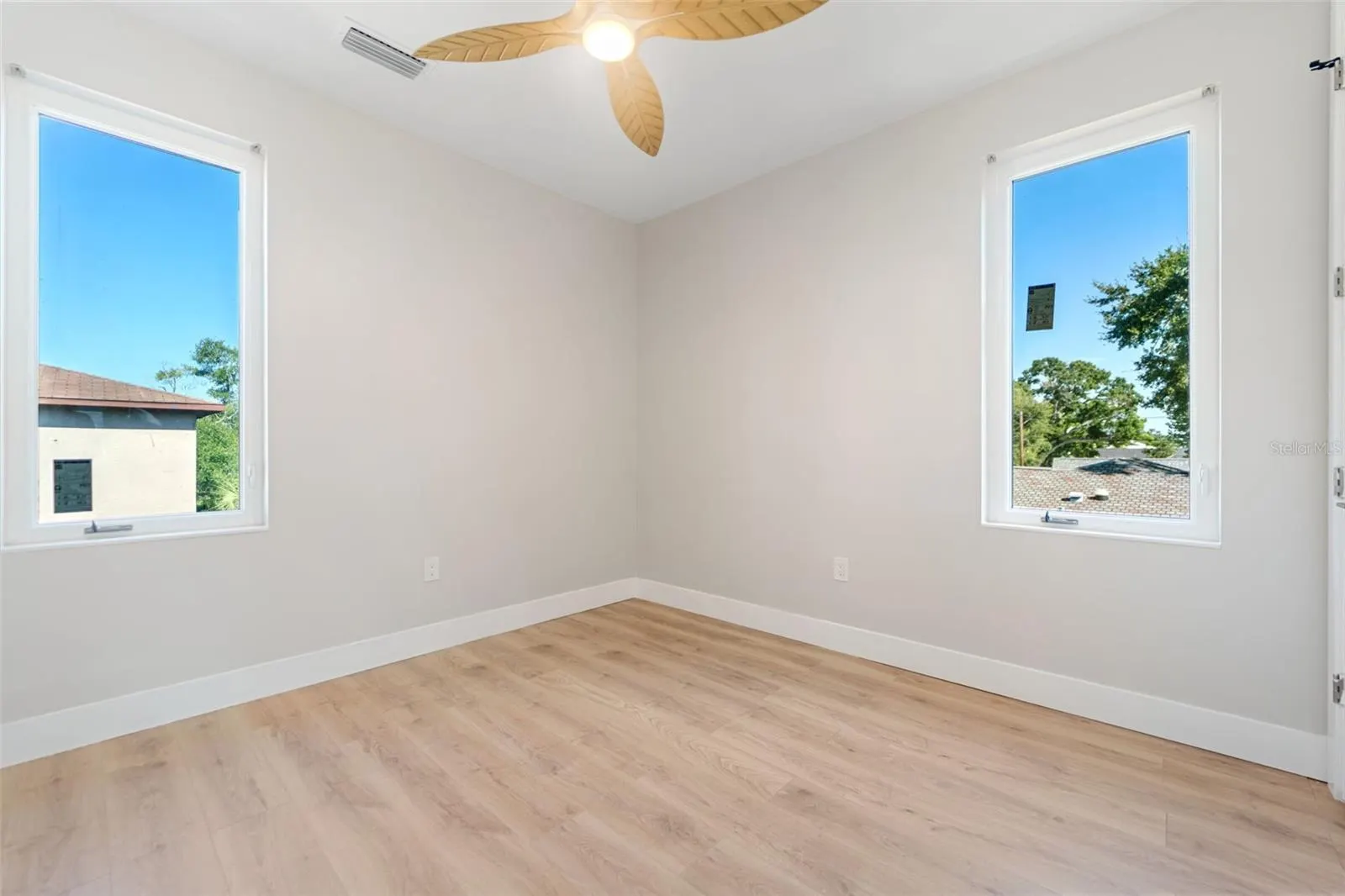 1021 DOUGLAS AVE #2, #2