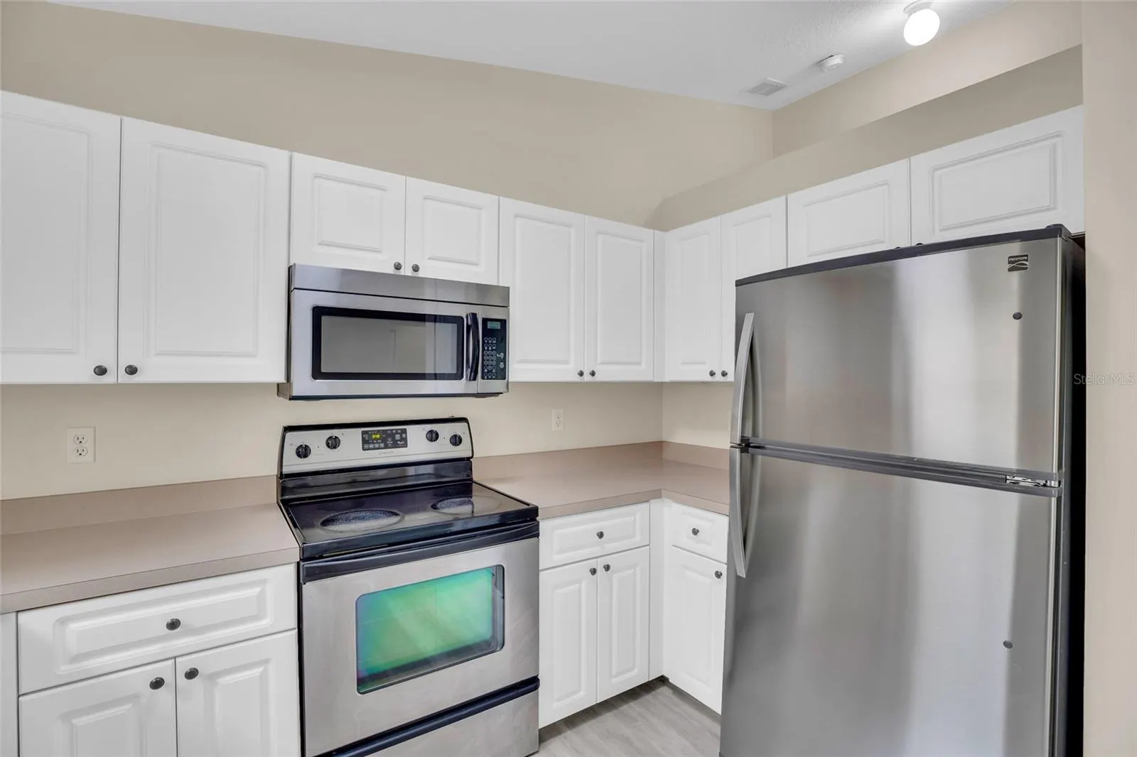 7976 105TH CT