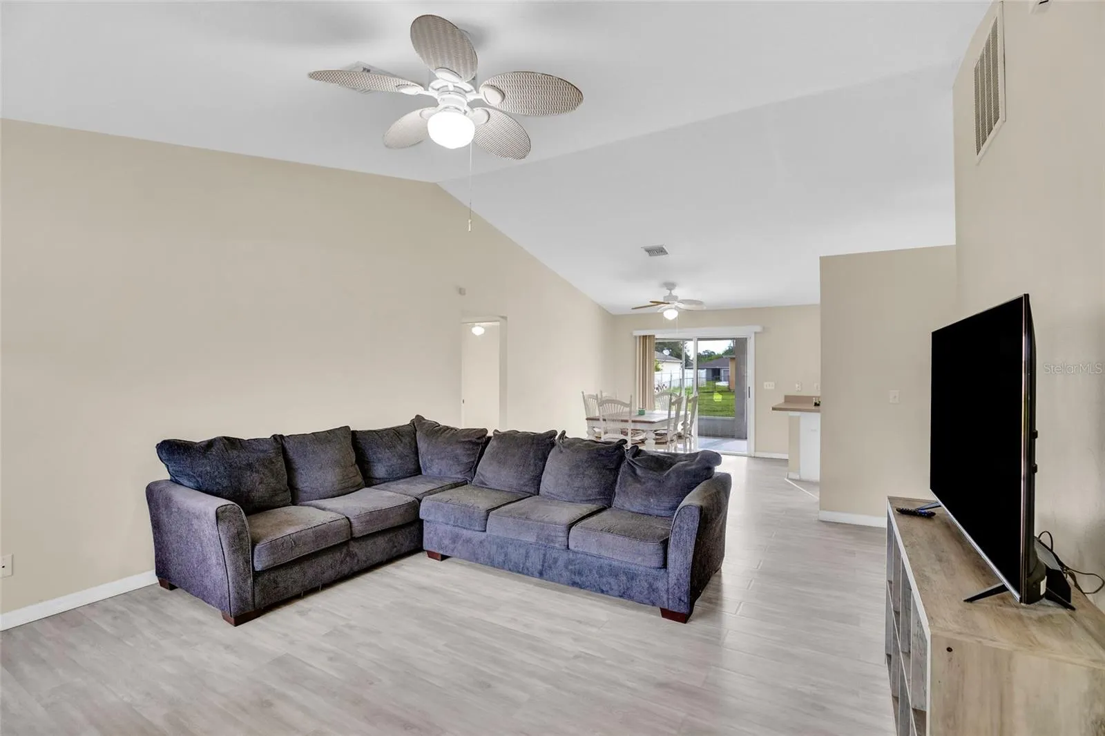 7976 105TH CT