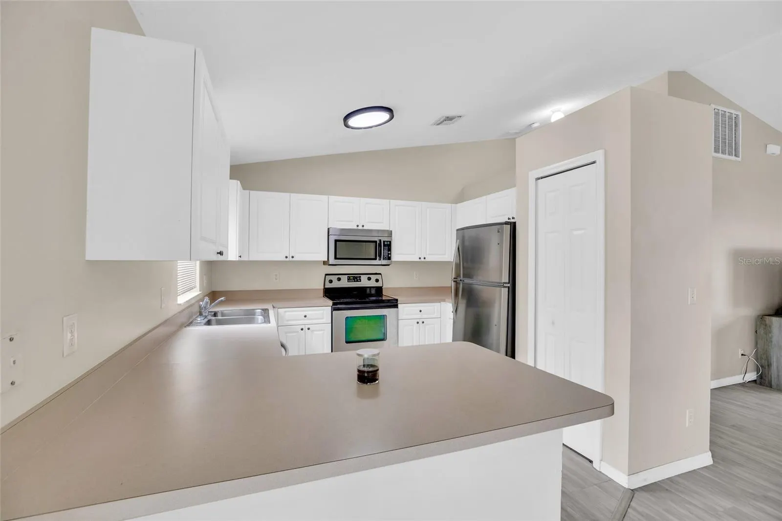 7976 105TH CT