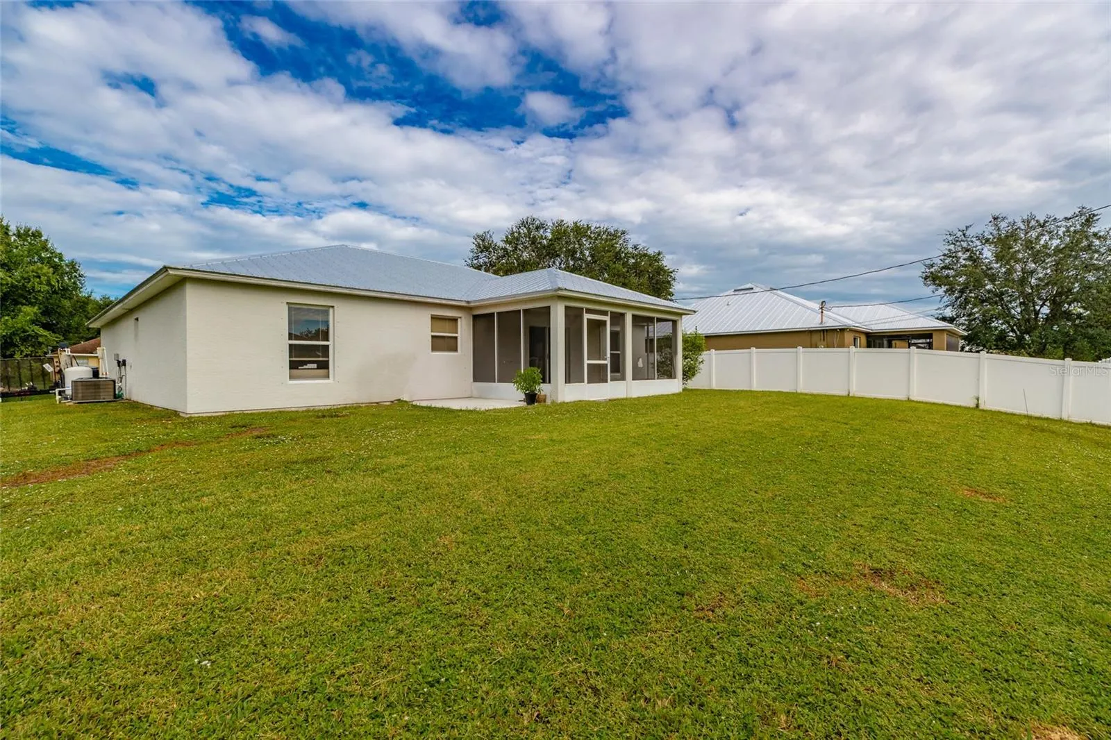 7976 105TH CT