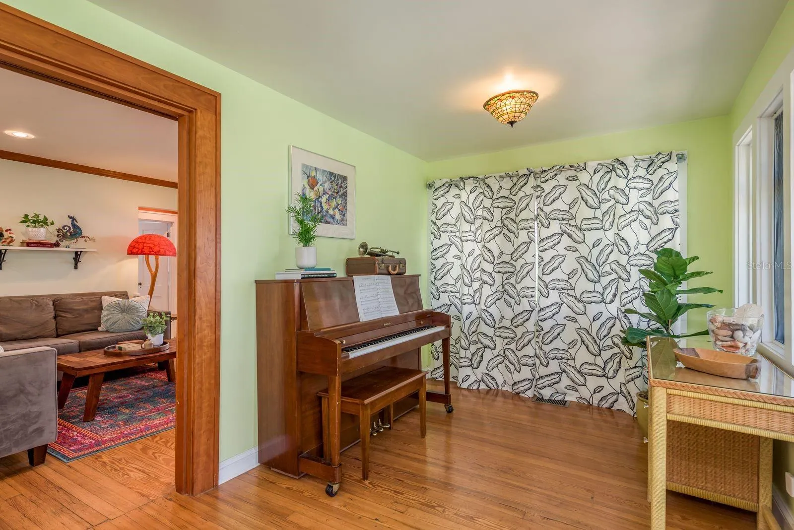 322 12TH AVE NE