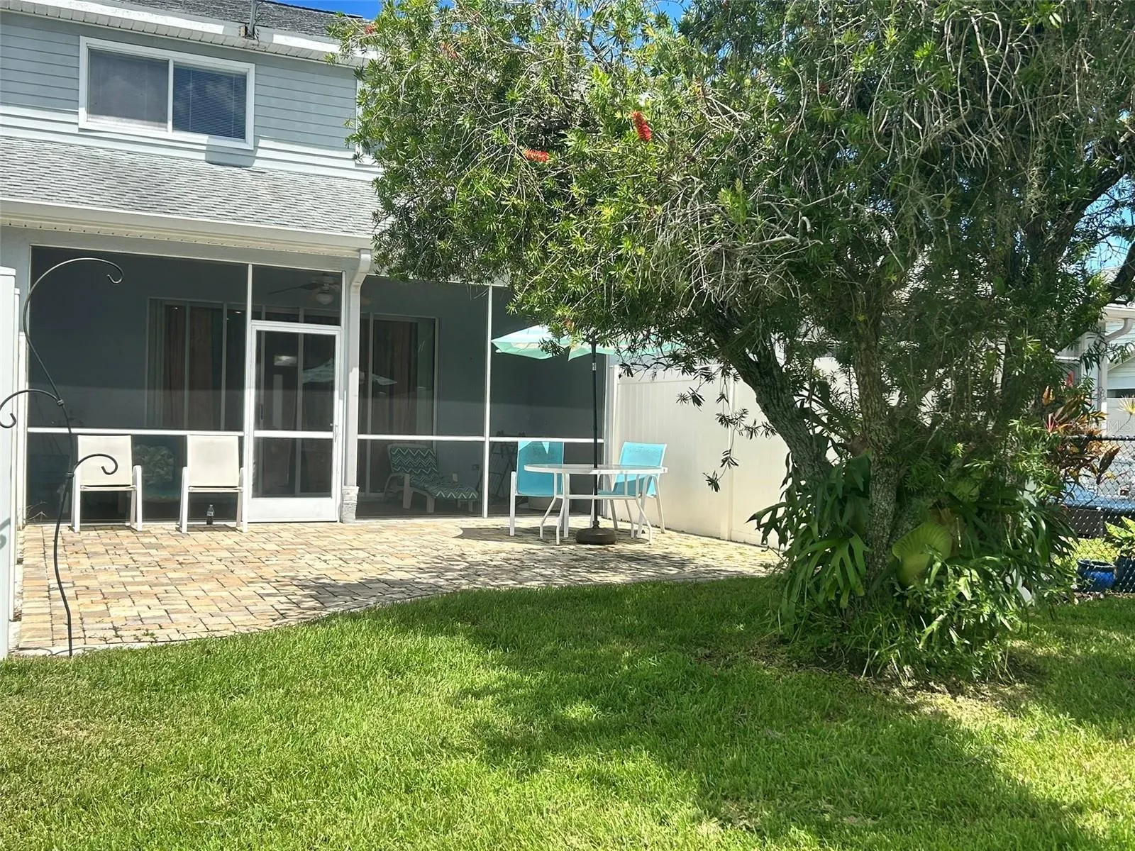 245 HEMINGWAY DR