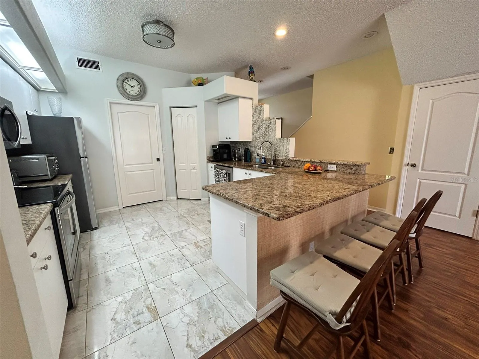 245 HEMINGWAY DR