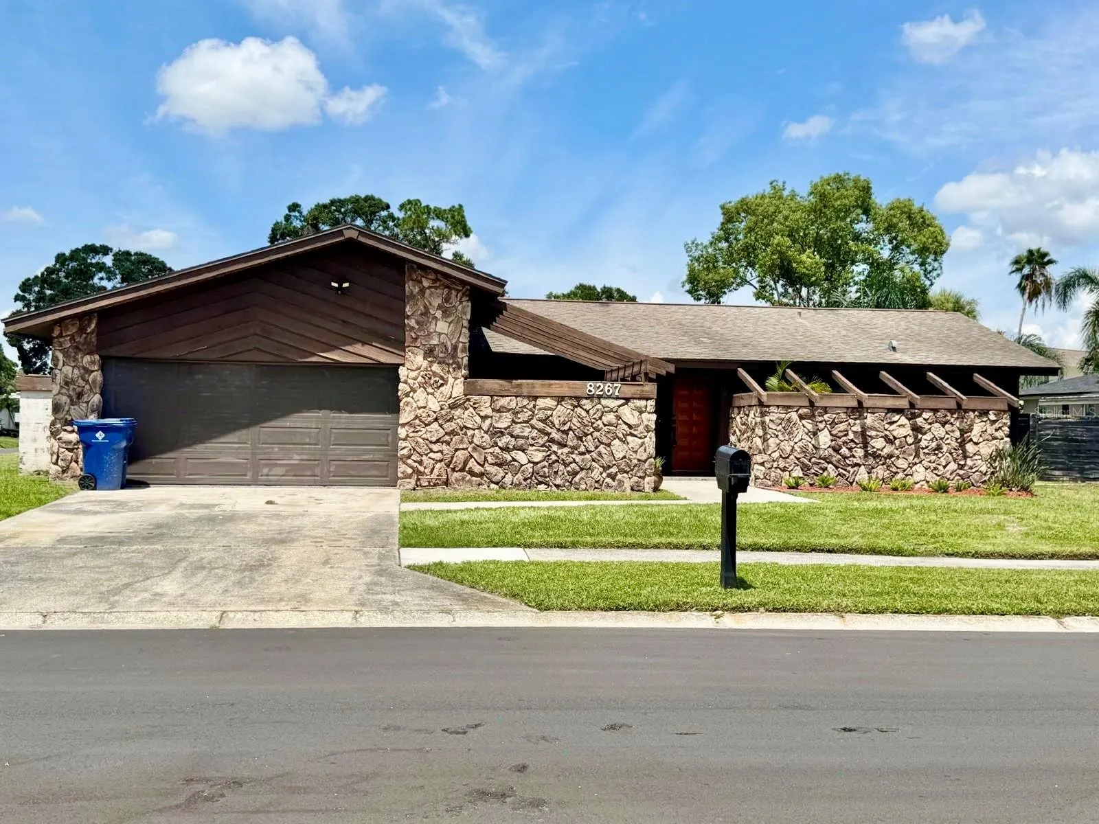 8267 NORWOOD RD