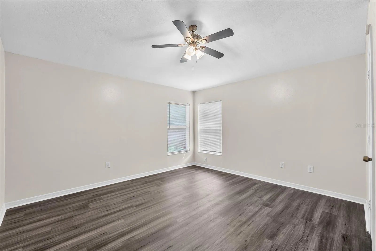 1816 ELLINGTON CT