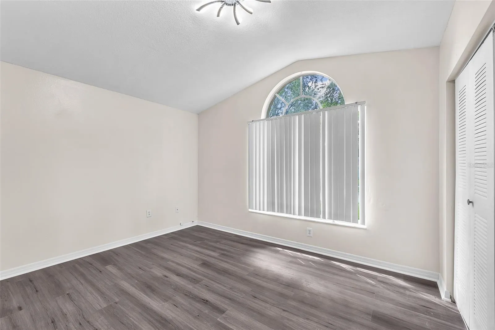 1816 ELLINGTON CT