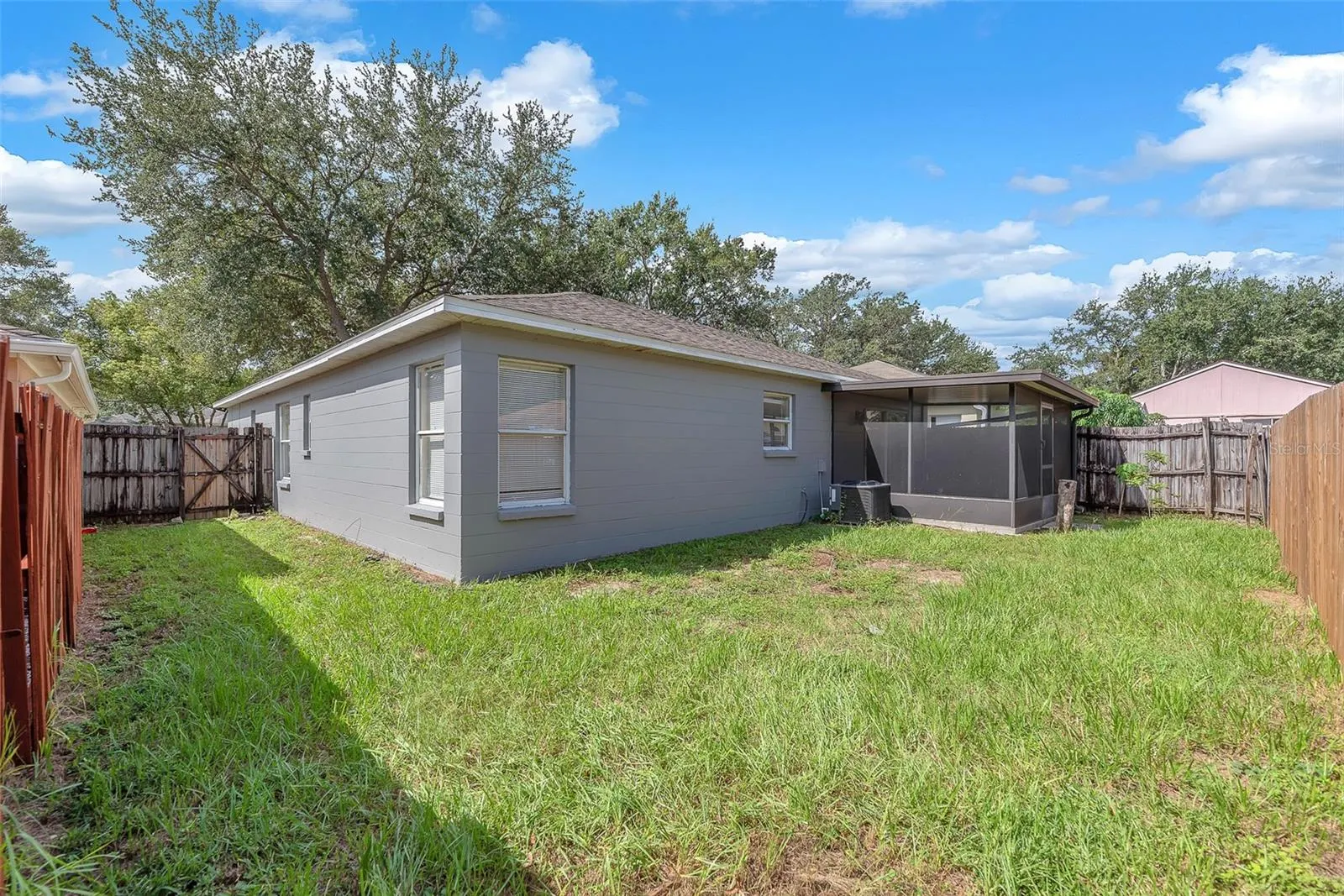 1816 ELLINGTON CT